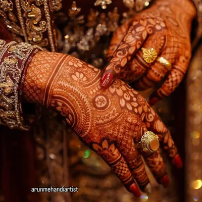 The final result is a deep, beautiful henna stain. This photo shows the rich, dark color that my 100% natural henna paste develops into, perfect for bridal photos.
