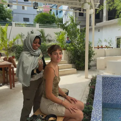 Applying a beautiful back piece for my client Tanya from Spain. It was such a pleasure to meet her in Rishikesh and make her henna dreams come true.
