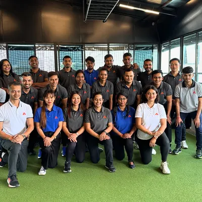 The entire Peak Performance family together. Our large and growing team of physiotherapists and rehab specialists is united by a single goal: helping you move better and live pain-free.