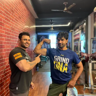 With a client who is seeing great results from his hard work. Success in the gym is about consistency and a refusal to give up.