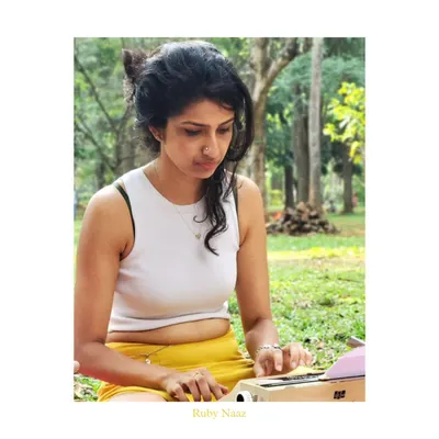 A moment of focus, writing with my typewriter in the beautiful green expanse of Cubbon Park. This is my happy place, where words flow freely.