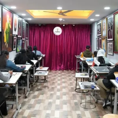 A glimpse into a typical day at our institute. Students of all ages are engrossed in their work, surrounded by inspiring art, creating a focused and motivating atmosphere for everyone.