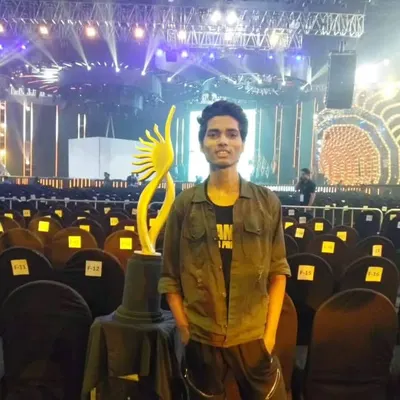 A throwback to my time at the IIFA Awards. Being on these big stages taught me how to create a show stopping performance.