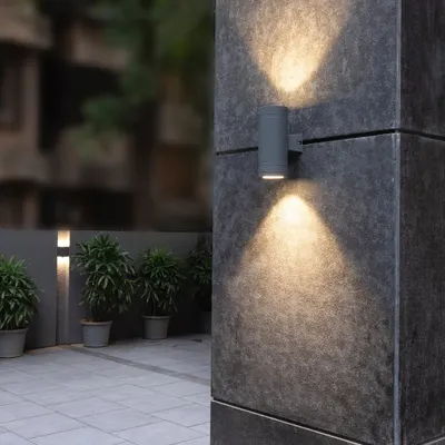 Achieving this perfect junction between the compound wall and flooring, despite an 8-month execution gap, speaks to the importance of precise planning. This architectural detail shows how good design and coordination stand the test of time.