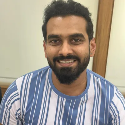 The smile of a happy patient is the true measure of success. After seeing his final hair transplant results, this gentleman is clearly feeling confident and happy. This harmony is what we strive for.