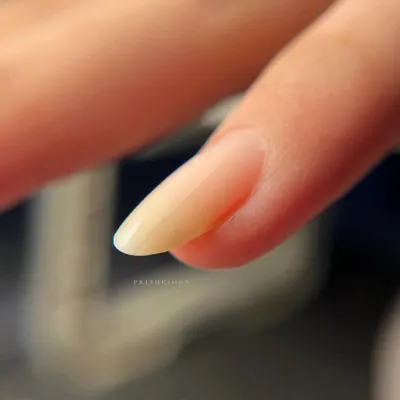 A perfect BIAB application. Builder in a Bottle is amazing for adding strength to your natural nails, helping them grow long and healthy without the need for extensions.