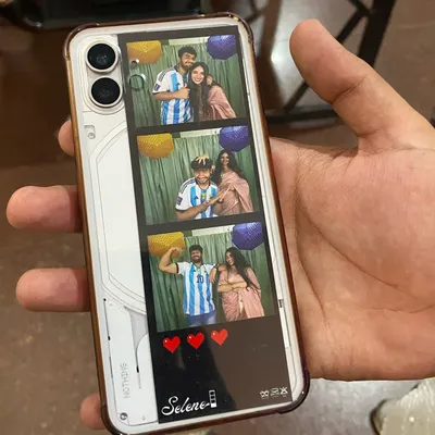 Your memories, on the go. We love seeing how people use our photo strips, like this one perfectly placed in a clear phone case. It's a daily reminder of a happy moment with a loved one.