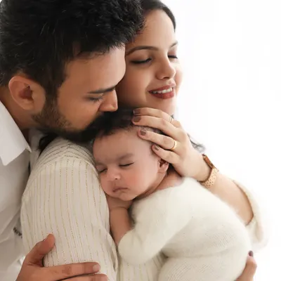 There is nothing more precious than the first few days with your newborn. In the quiet of my studio, I capture the overwhelming love and tenderness as you hold your entire world in your arms.