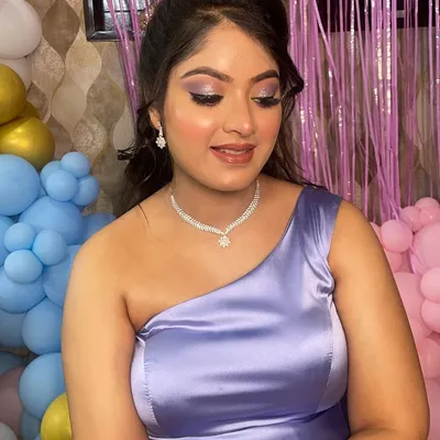 Getting this beautiful mother-to-be ready for her baby shower. We went for a soft, glowing look to match her lovely lilac gown.