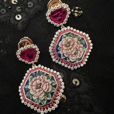 Introducing the Pantone colour of the year, Viva Magenta, into my work. These gorgeous, non-heated rubies from Gemfields enhance my handcrafted micromosaic midnight peonies.