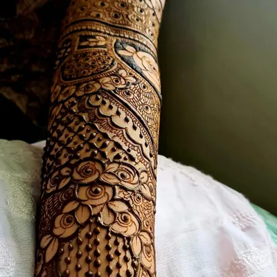 A close-up of my detailed rose patterns. I use shading techniques to create a three-dimensional effect that makes the flowers pop.