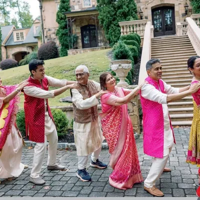 When the groom’s entire family came together to create this unforgettable surprise performance for the bride, magic happened. A moment overflowing with love, laughter, and happy tears.