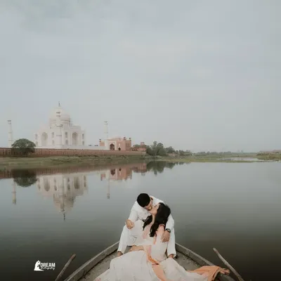 An intimate moment on the serene waters of the Yamuna, with the timeless Taj Mahal reflected below. This is the kind of eternal, romantic pre-wedding portrait I love to create.