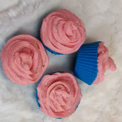 Is it a cupcake or a soap? It's a cupcake soap. These are so fun to make and use, with a beautiful piped frosting design and a sprinkle of glitter. They smell as amazing as they look.