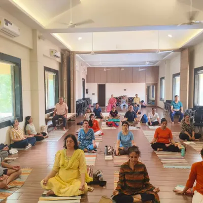 This image captures a recent onsite workshop on the conceptual and scientific understanding of Pranayama. We guide participants to explore the art of breath through both yogic wisdom and modern science.
