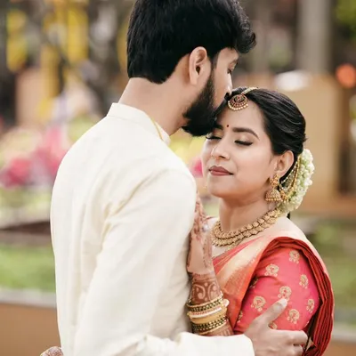 A beautiful, emotional moment from Ruchira's muhurtha. Her makeup was designed to be radiant and timeless, focusing on a natural skin finish that felt comfortable and looked stunning in photos.