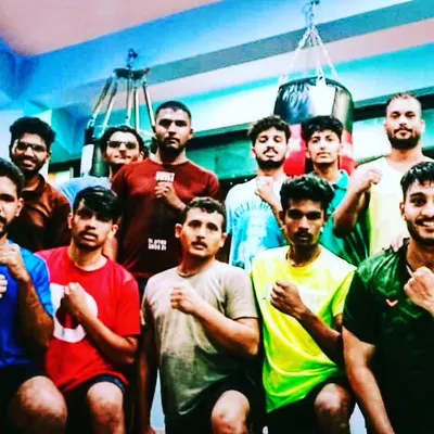 Sweat together, grow together. This is the essence of our tribe. After a grueling session, we stand together, stronger and more united. This is the energy you become a part of at Bold MMA.