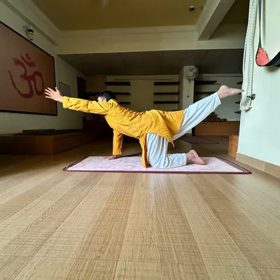 Here I demonstrate Vyaghrasana, or Tiger Pose, a dynamic asana that builds core strength and improves balance. This pose is excellent for strengthening the back and toning the spinal nerves.
