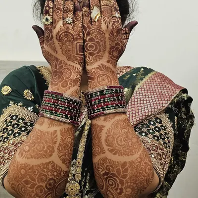 This is the first-day stain for a client's engagement. Even on day one, you can see the rich color starting to develop, ensuring it would be perfectly dark for her big event the next day.