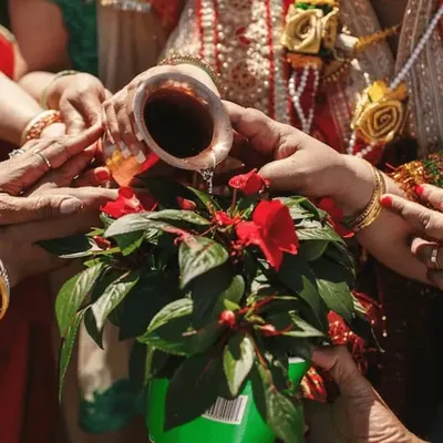 Capturing a traditional wedding ritual where family members come together. I focus on the hands and the action to tell the story of the ceremony.