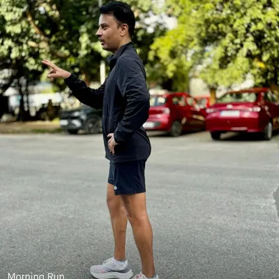 A great speed workout is always better with a coach's eye. Here's a shot from a 10k morning run, feeling light and fast. The community keeps you accountable and motivated.