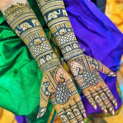 This design is a celebration of traditional Indian motifs. It features bands of marching elephants and beautiful peacocks on the palms, all done with a bold, dark stain.