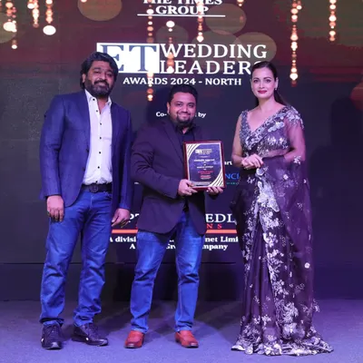 We are honored to be recognized for our work. Here is our founder, Siddharth Aggarwal, receiving the Economic Times Wedding Leader Award for "Excellence in Luxury Bar Services."