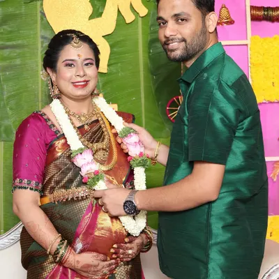 A radiant glow for a special mom-to-be at her baby shower. The makeup is soft and beautiful, celebrating this wonderful milestone.