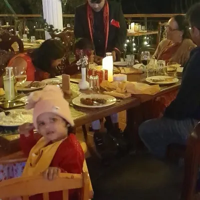 Even the youngest guests are captivated. While performing table-side magic for this family during their dinner, I caught the eye of this little one. It’s a great way to keep everyone entertained.