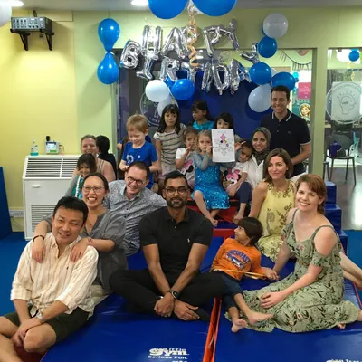 The perfect end to a perfect party. A group photo with kids, parents, and our instructors celebrating Elisa's birthday. Look at all those smiles!