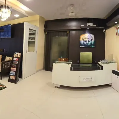 This is a panoramic view of my Aayuttam Ayurvedic Clinic in Borivali, Mumbai. I have created a calm and welcoming space for consultations, Panchakarma, and Panchabhautic treatments.