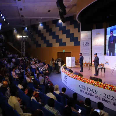 A wide shot of our performance at CSS Day 2024. We love performing in large auditoriums where we can connect with hundreds of people at once, creating a collective experience of wonder.