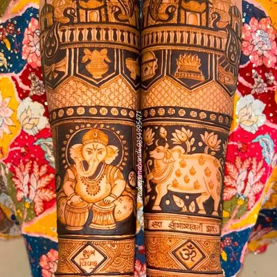 This design is a tribute to our traditions, featuring a detailed Lord Ganesha playing the dhol and the sacred cow, Kamdhenu, to bring blessings and prosperity.
