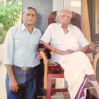 A cherished memory with Guruji. His presence was as powerful as his teaching, and his guidance shaped my entire approach to yoga.
