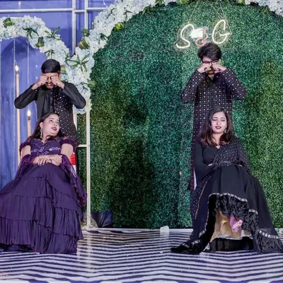 This was an amazing drama sequence we created for the bride and groom. Here, the performers are acting out a funny scene about their future.