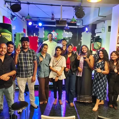 The mandatory group picture after a fantastic night. This is our tradition, celebrating every single person who performed and supported at Edition 152.