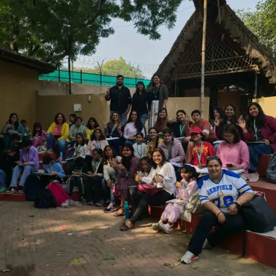 A wonderful group photo from our outdoor class at the Craft Museum. It was a fantastic day of learning, creating, and connecting with nature and each other.