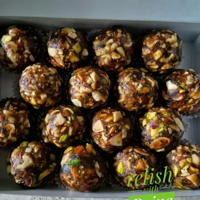 My sugar-free Dryfruit Laddoos are one of my highest-selling healthy sweets. They are made only with dates, almonds, cashews, walnuts, and pistachios.