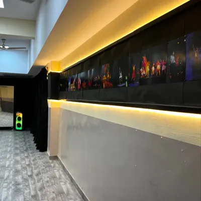 A closer look at the details in our new Palam Vihar studio. The wall of memories and warm lighting are designed to make you feel inspired and at home.