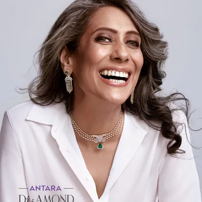She doesn’t need an occasion or permission. This sparkle is her celebration. This layered diamond and emerald necklace is for the woman who proudly gifts herself, celebrating her journey and her joy.