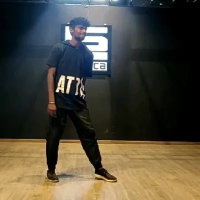 A solo shot from one of my workshops at Studio La-Sica. I am always ready to jump in and demonstrate the choreography for my students.