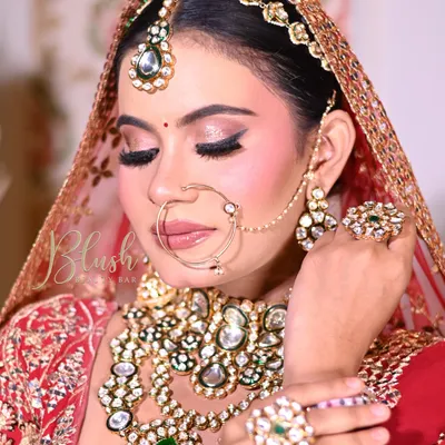 Look at the beautiful blending and clean lines in this bridal look created by a student. This is the result of dedicated hands-on practice and personal guidance.