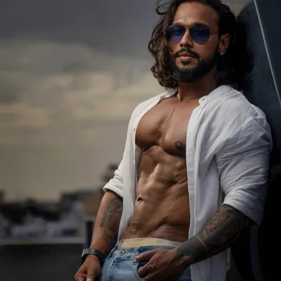 Train like a beast to look like a beauty. A strong physique gives you confidence that shows, whether you are in the gym or out on the town.
