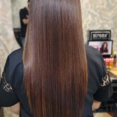 Haina gorgeous? This client's hair is sleek and straight, which really shows off the fine mocha caramel highlights I added for a subtle, sophisticated look.