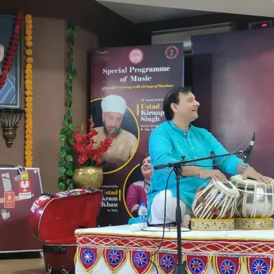 A photograph from a recent concert in Chandigarh where I had the pleasure of performing with Ustad Kiran Pal Singh Ji. The stage was set in front of a portrait of a great master, making the performance even more special.