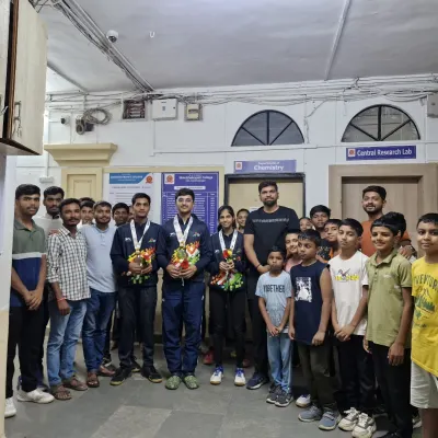 Our Khelo India medalists being felicitated by the entire club. We believe in celebrating every achievement to inspire our younger fencers.
