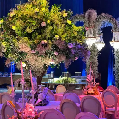 Elegant chandeliers, floral charm, and chic seating come together for a picture-perfect celebration. We design every element to create a cohesive and luxurious atmosphere. ✨🌸