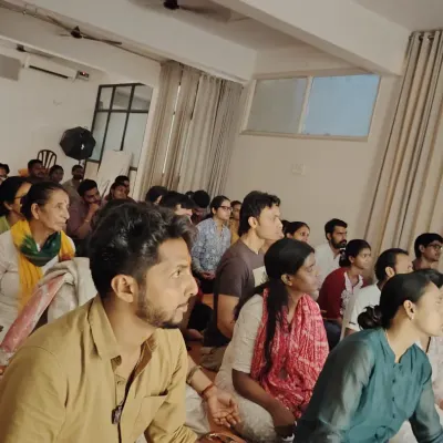 A full house for our Guru Purnima celebration. The day was filled with devotion, exuberance, and the shared joy of our Sangha as we honored the Guru.