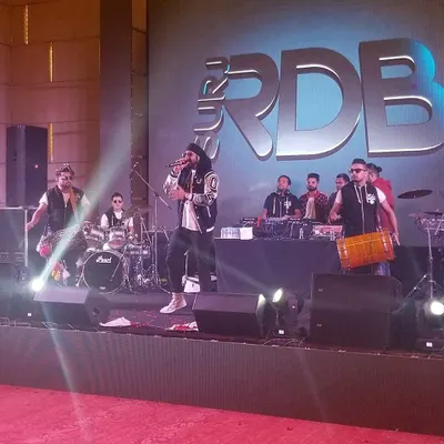 Sharing the stage with the iconic UK Bhangra group RDB for a private show. It's always an incredible experience to perform with artists who have shaped the Punjabi music scene.