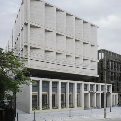 The completed Stone Boulevard building stands as a testament to precise execution, perfectly matching its initial 3D render. This alignment of vision and reality is achieved through meticulous planning and collaboration across all teams.